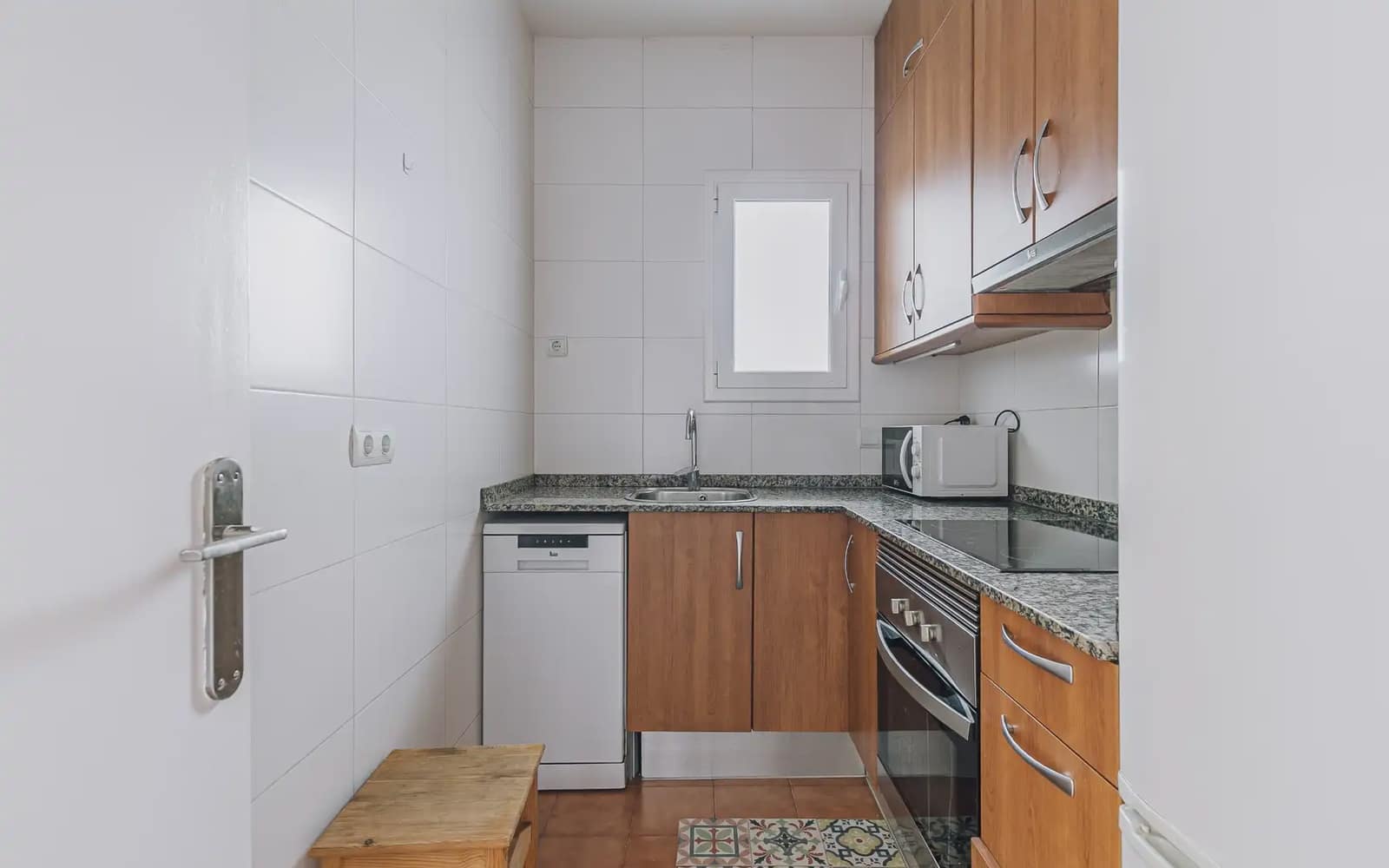 3 bedroom Penthouse for rent in Barcelona city - € 1,253 (Ref: 10135299)