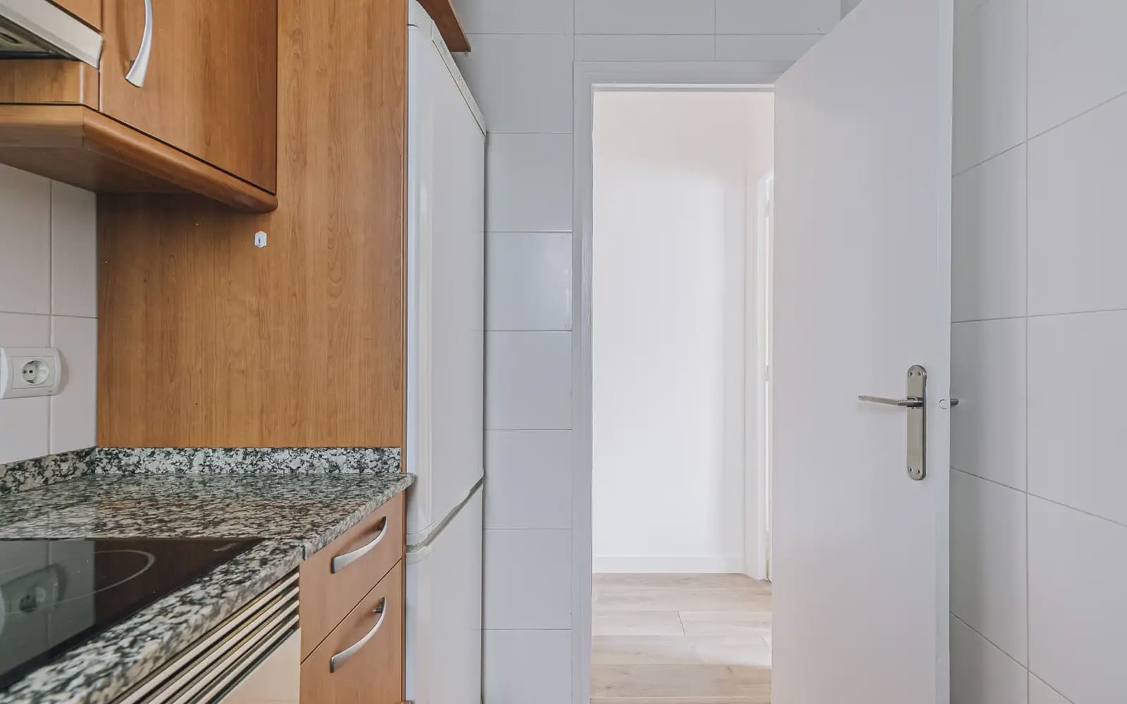 3 bedroom Penthouse for rent in Barcelona city - € 1,253 (Ref: 10135299)