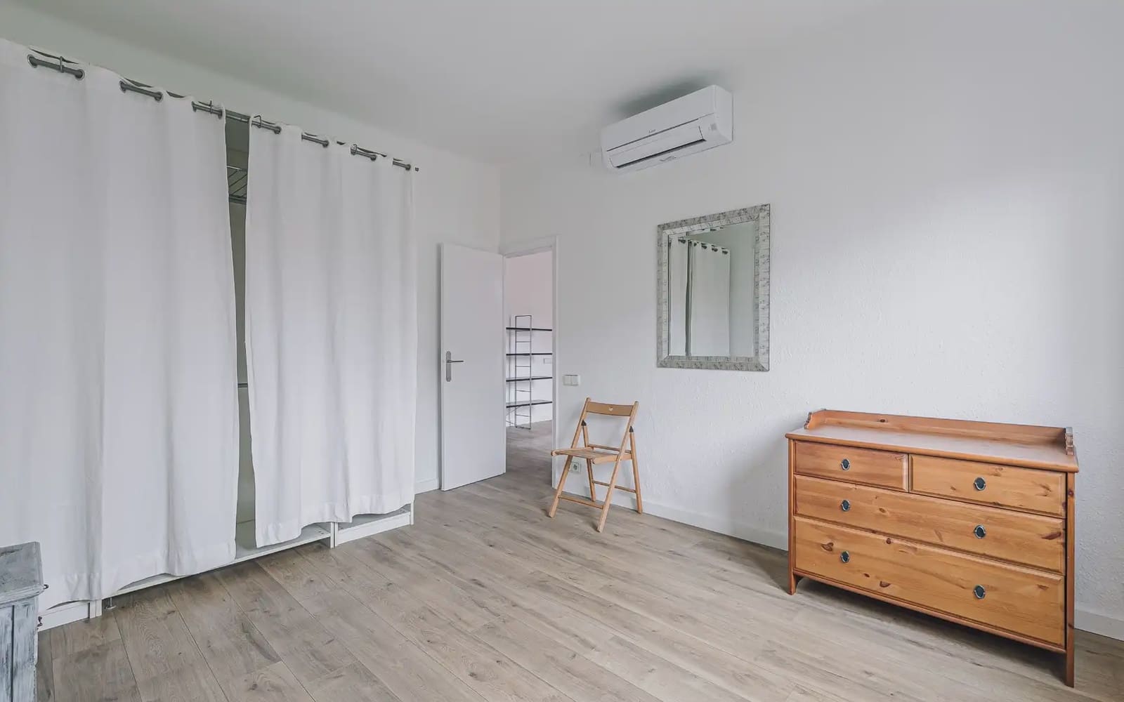 3 bedroom Penthouse for rent in Barcelona city - € 1,253 (Ref: 10135299)