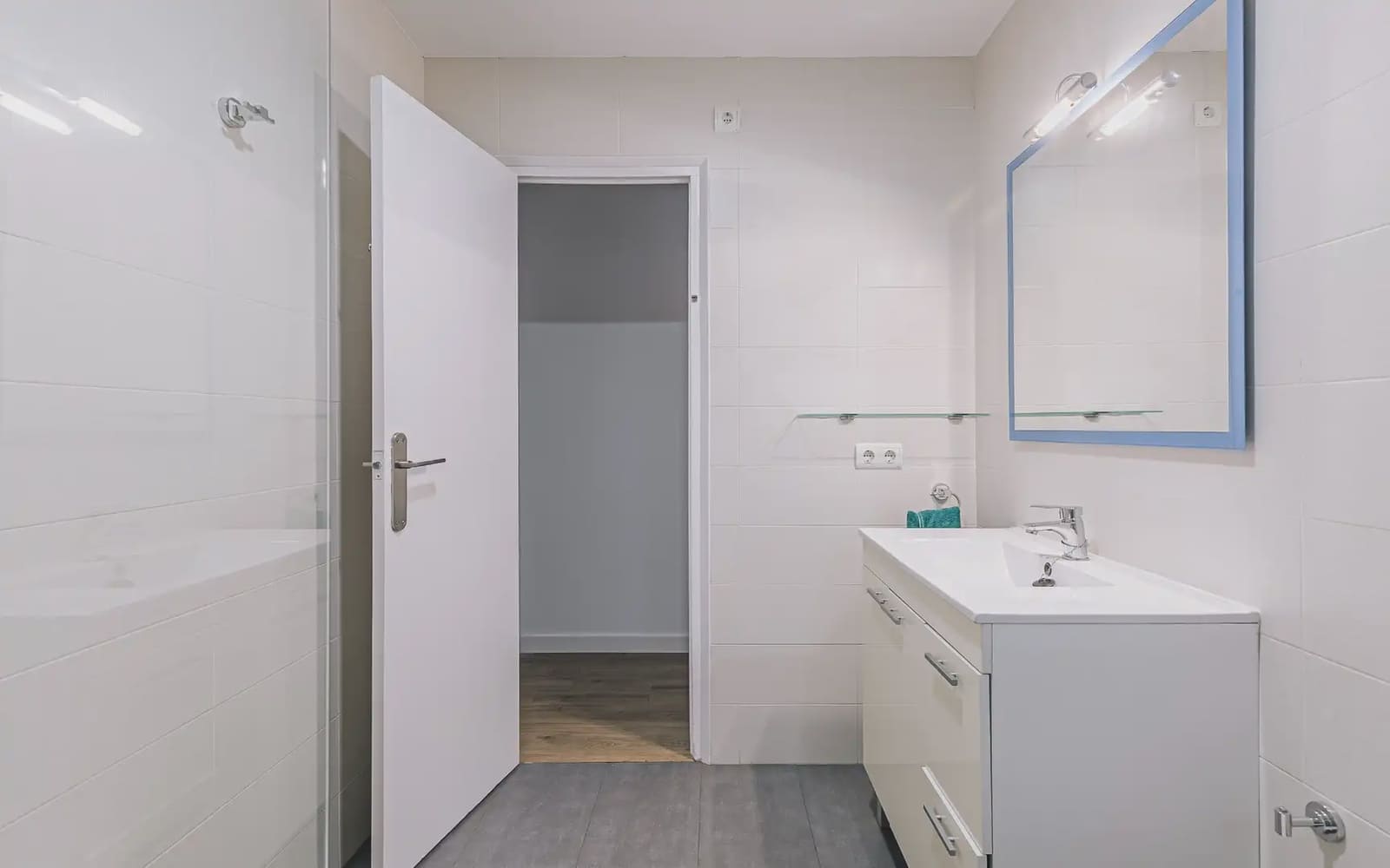 3 bedroom Penthouse for rent in Barcelona city - € 1,253 (Ref: 10135299)