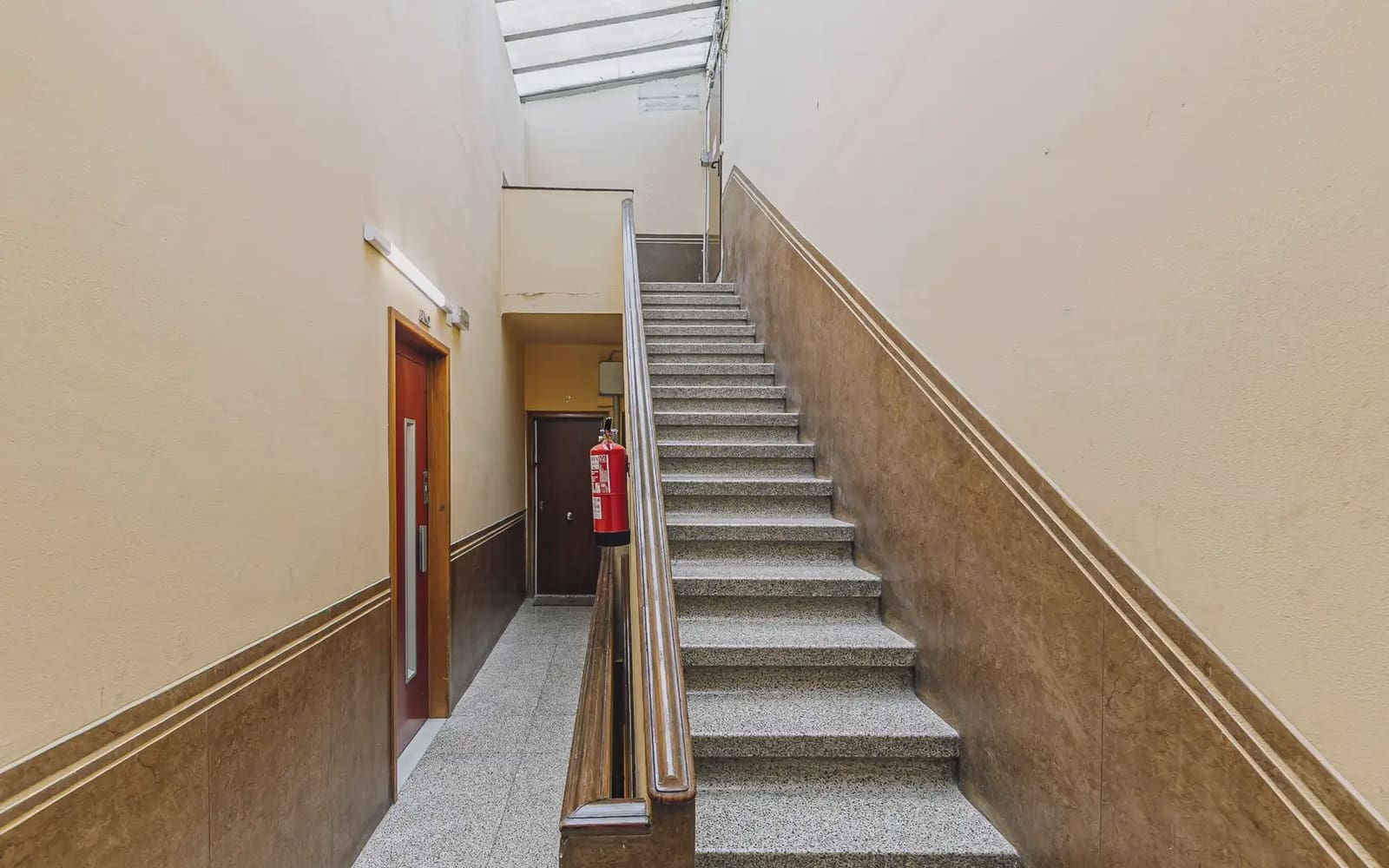 3 bedroom Penthouse for rent in Barcelona city - € 1,253 (Ref: 10135299)