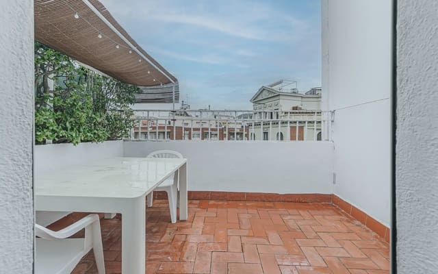 3 Zimmer Penthouse zu vermieten in La Sagrada Família, Barcelona Stadt - 1.253 € (Ref: 10135299)