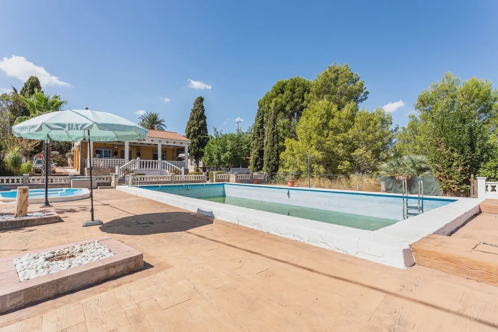 4 slaapkamer Villa te koop in Benisano met zwembad garage - € 345.000 (Ref: 10136444)