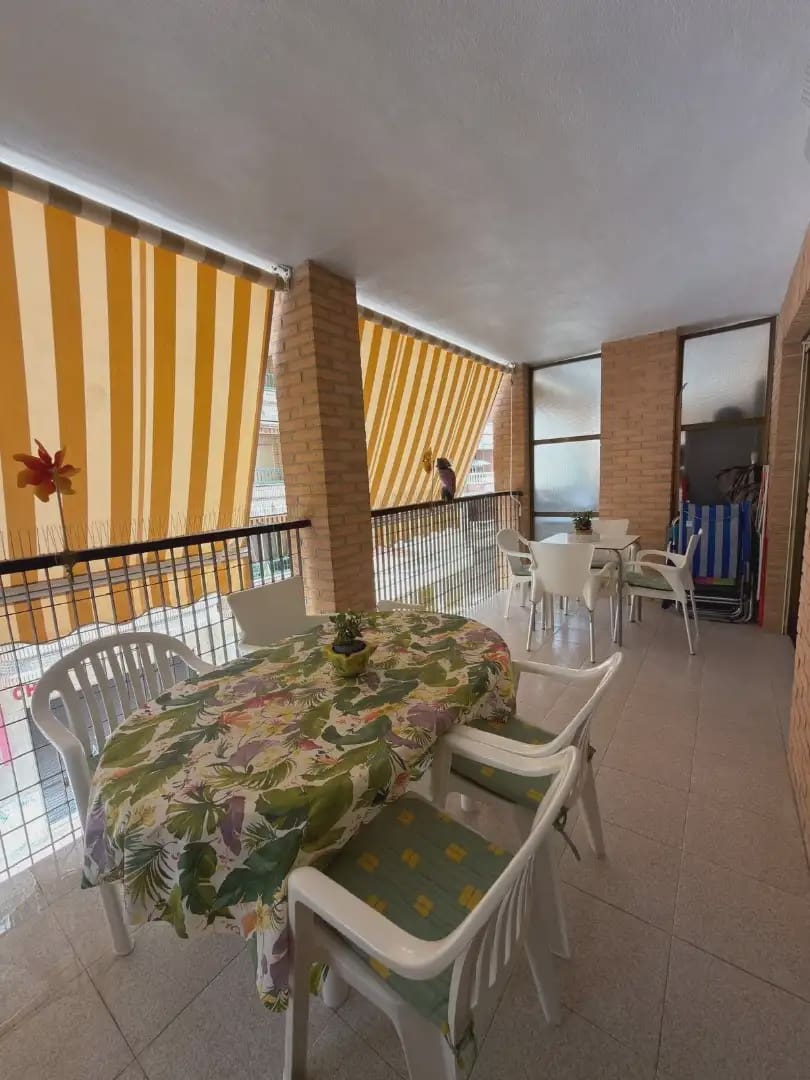 4 bedroom Flat for sale in Torrevieja with garage - € 240,000 (Ref: 10138861)