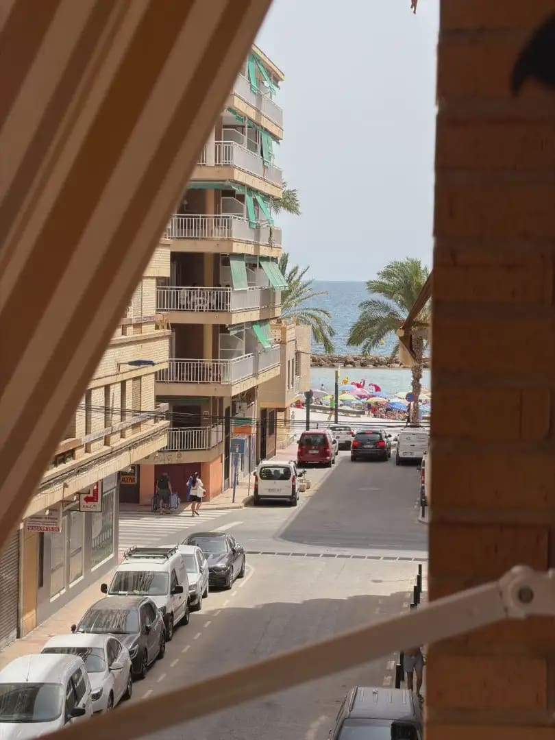 4 bedroom Flat for sale in Torrevieja with garage - € 240,000 (Ref: 10138861)