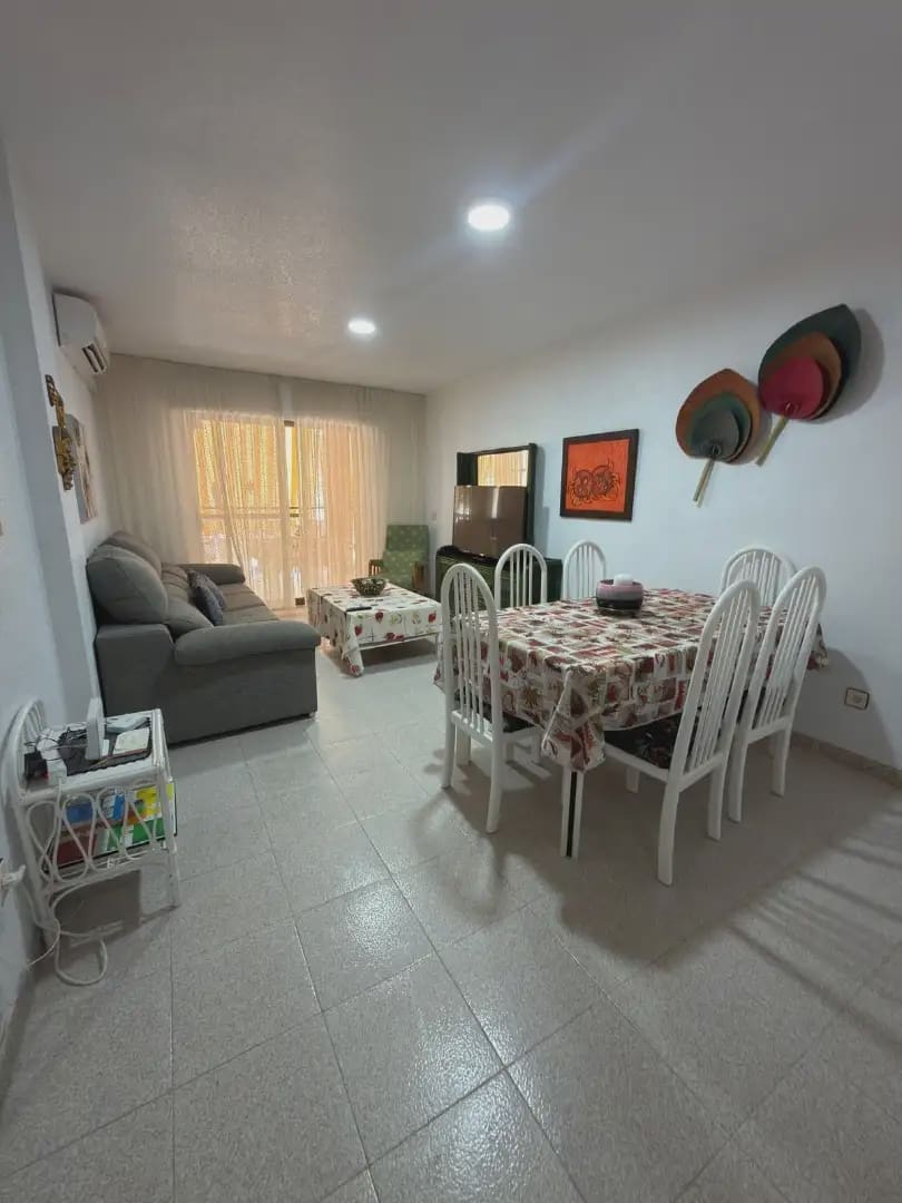4 bedroom Flat for sale in Torrevieja with garage - € 240,000 (Ref: 10138861)
