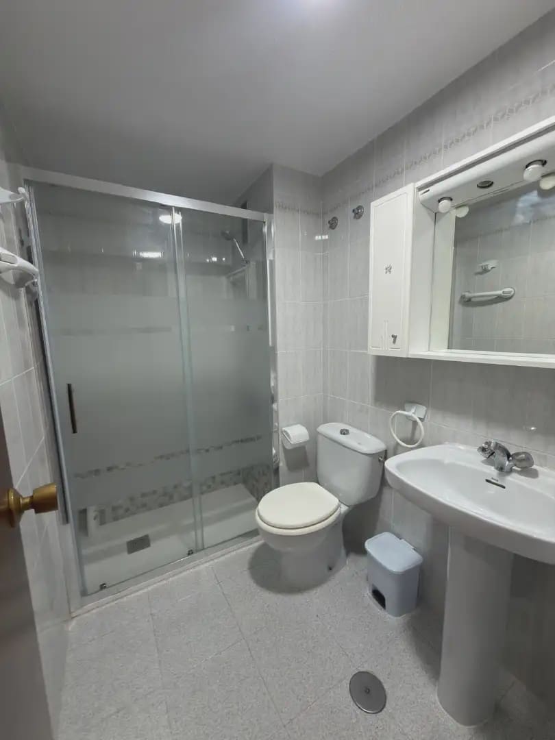 4 bedroom Flat for sale in Torrevieja with garage - € 240,000 (Ref: 10138861)