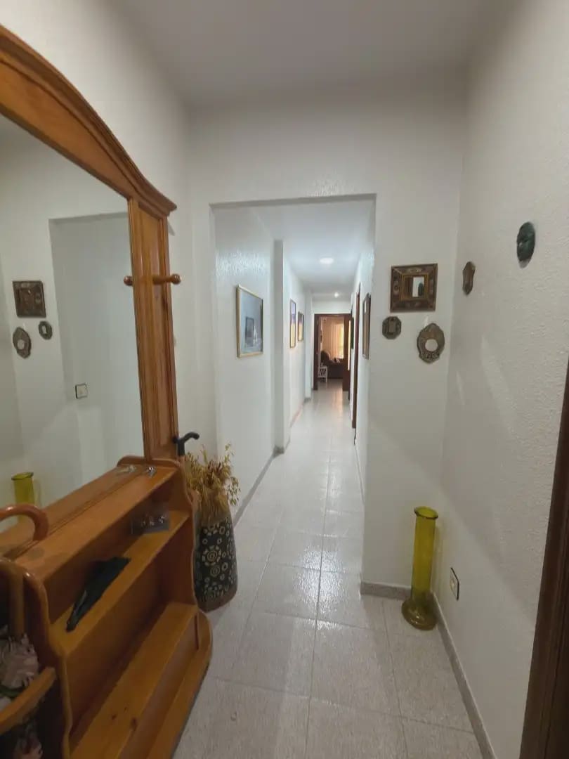 4 bedroom Flat for sale in Torrevieja with garage - € 240,000 (Ref: 10138861)