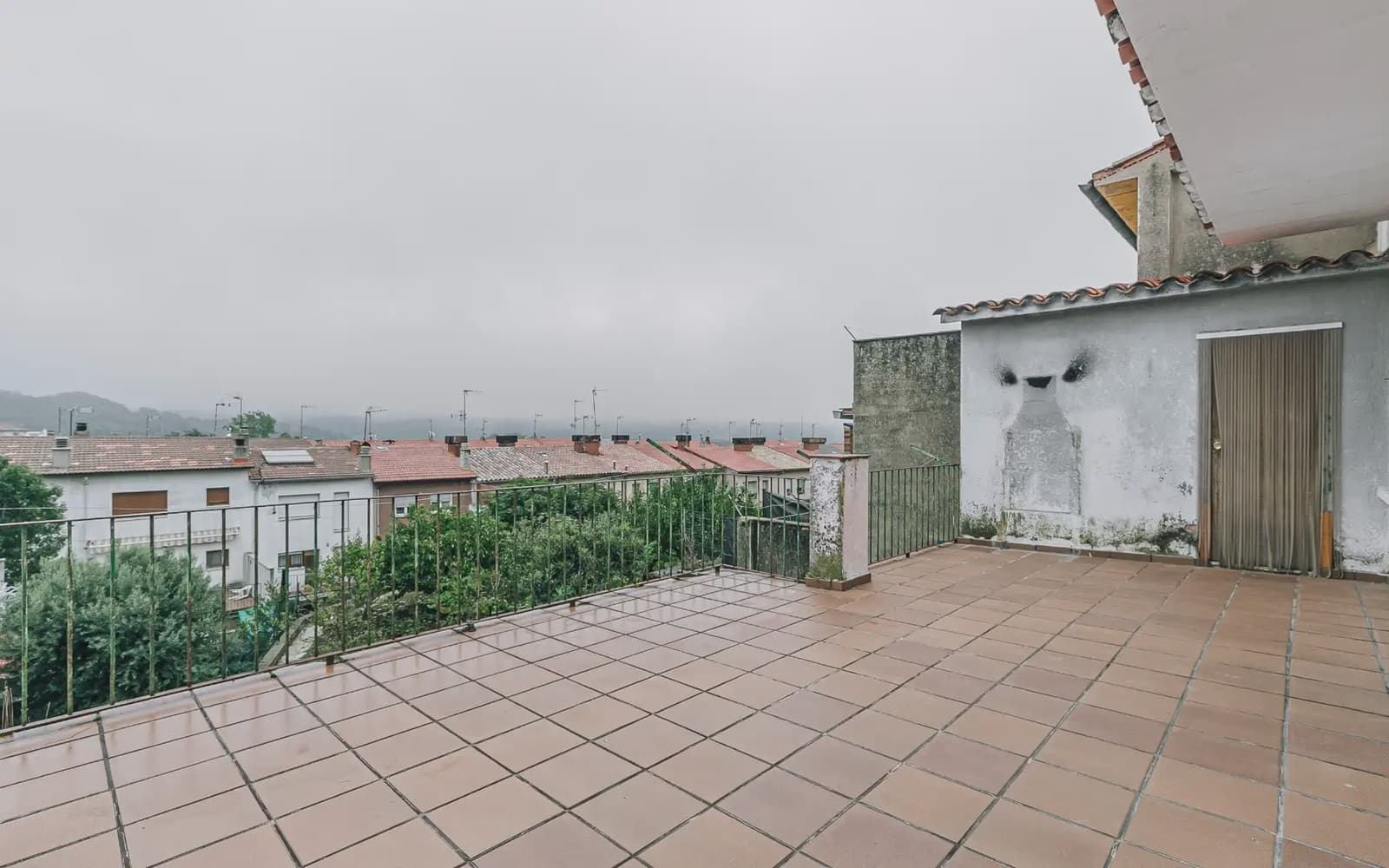 4 bedroom Townhouse for sale in Sant Pere de Torello with garage - € 290,000 (Ref: 10145077)