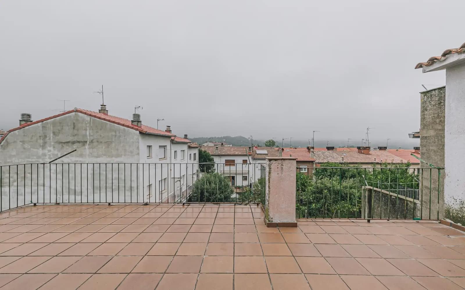 4 bedroom Townhouse for sale in Sant Pere de Torello with garage - € 290,000 (Ref: 10145077)
