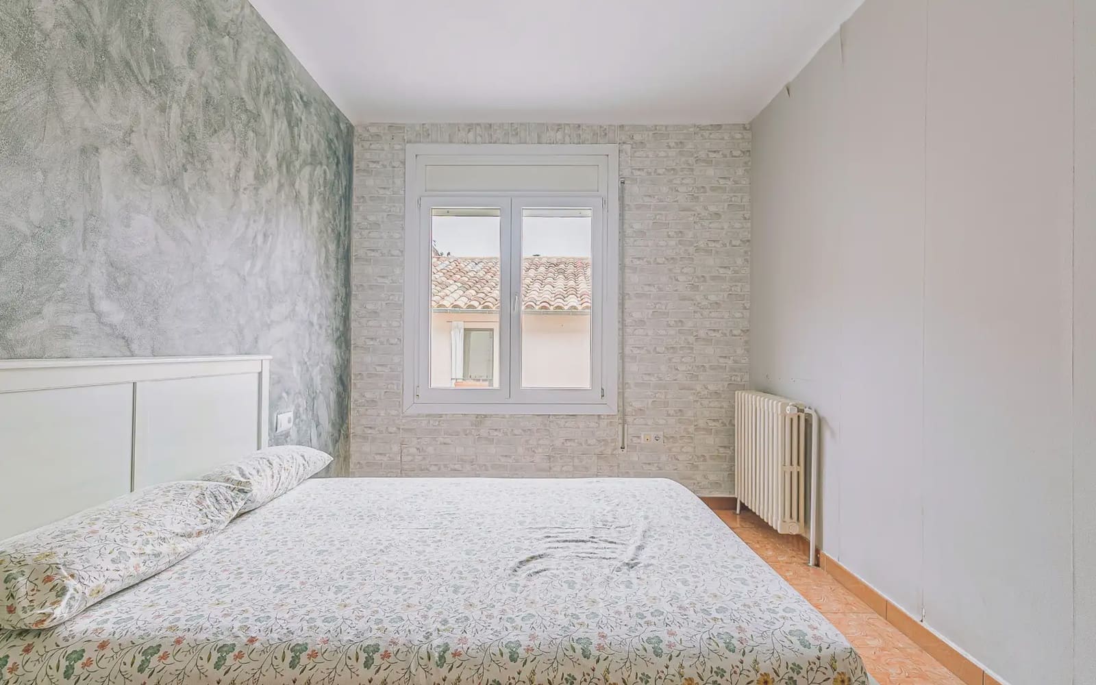4 bedroom Townhouse for sale in Sant Pere de Torello with garage - € 290,000 (Ref: 10145077)