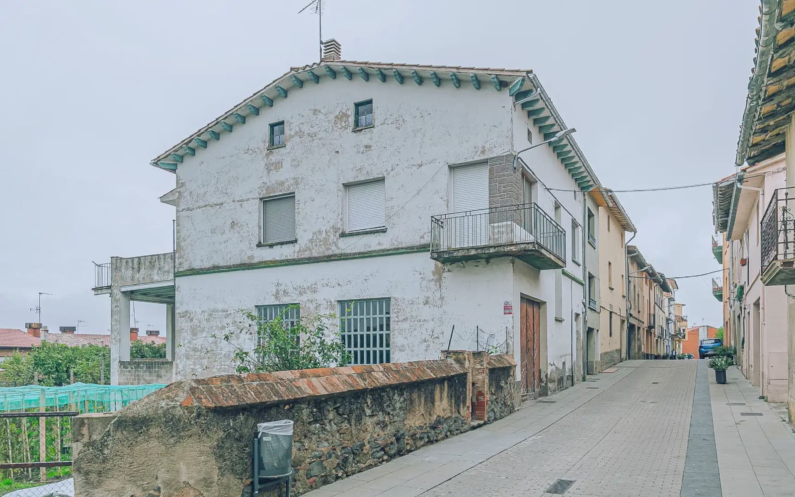 4 bedroom Townhouse for sale in Sant Pere de Torello with garage - € 290,000 (Ref: 10145077)