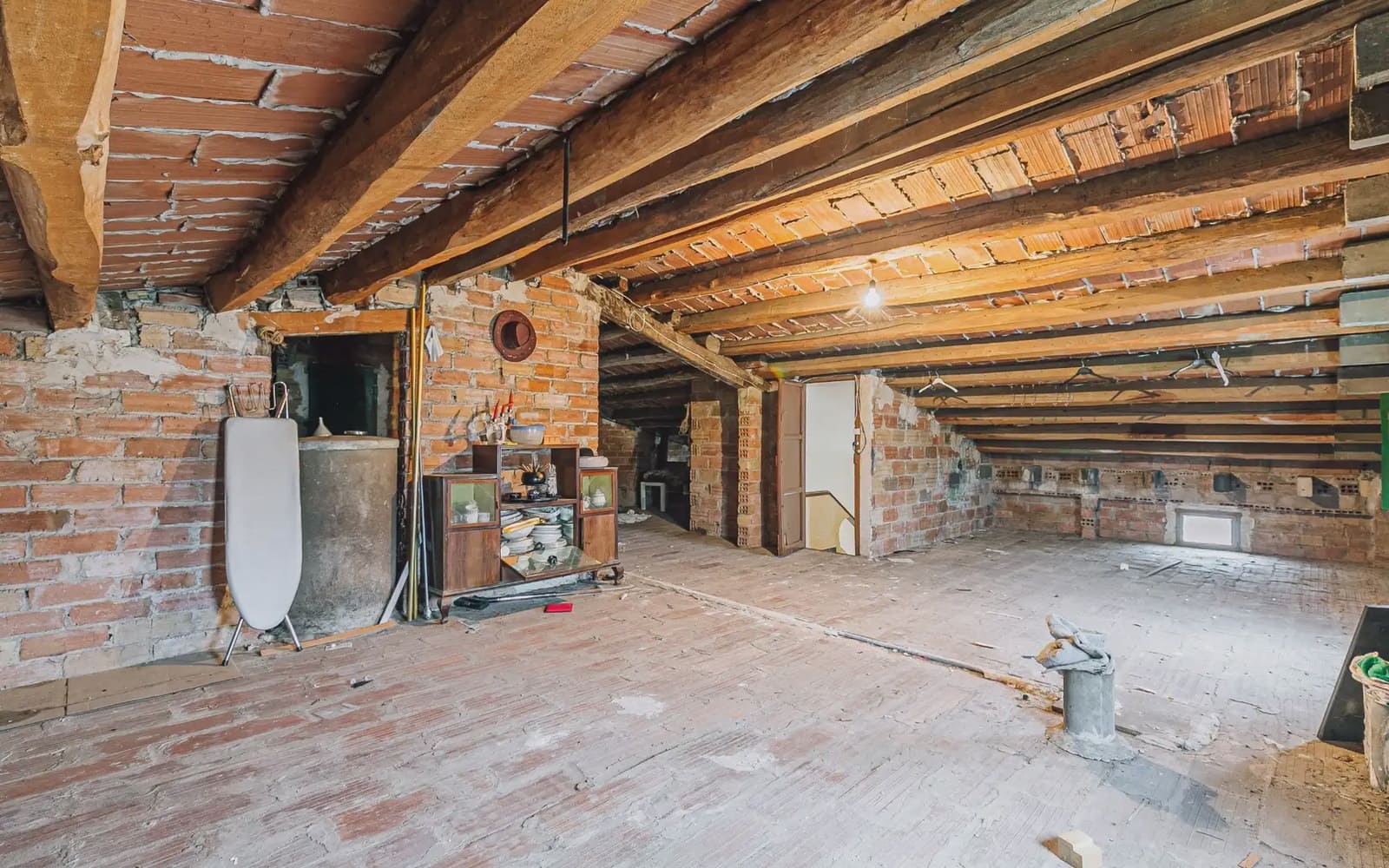 4 bedroom Townhouse for sale in Sant Pere de Torello with garage - € 290,000 (Ref: 10145077)