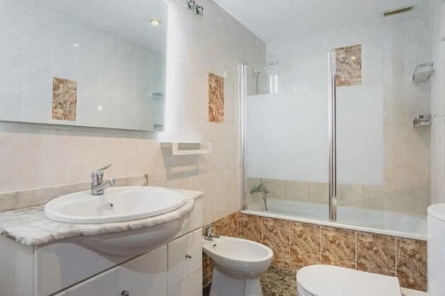 3 soveværelse Lejlighed til salg i Vilamarxant / Villamarchante med garage - € 159.000 (Ref: 10147955)