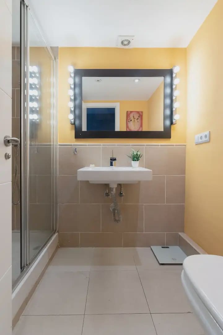 2 bedroom Flat for rent in Madrid city - € 1,400 (Ref: 10154349)