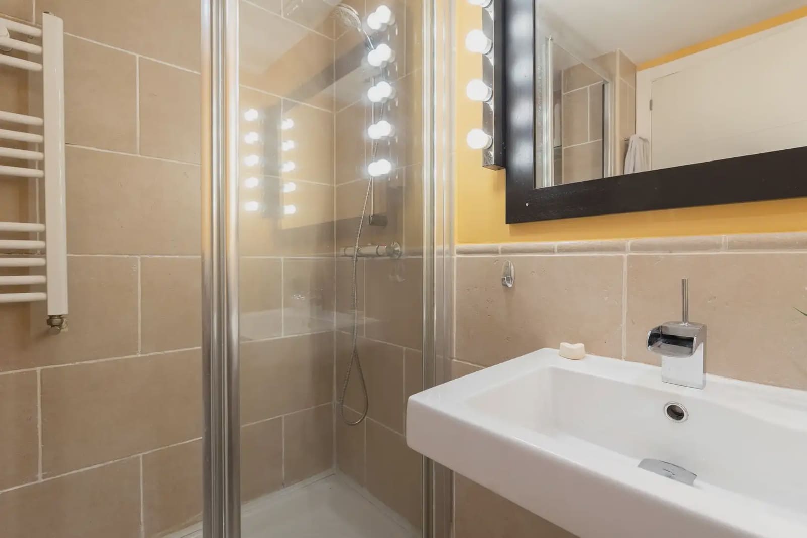 2 bedroom Flat for rent in Madrid city - € 1,400 (Ref: 10154349)