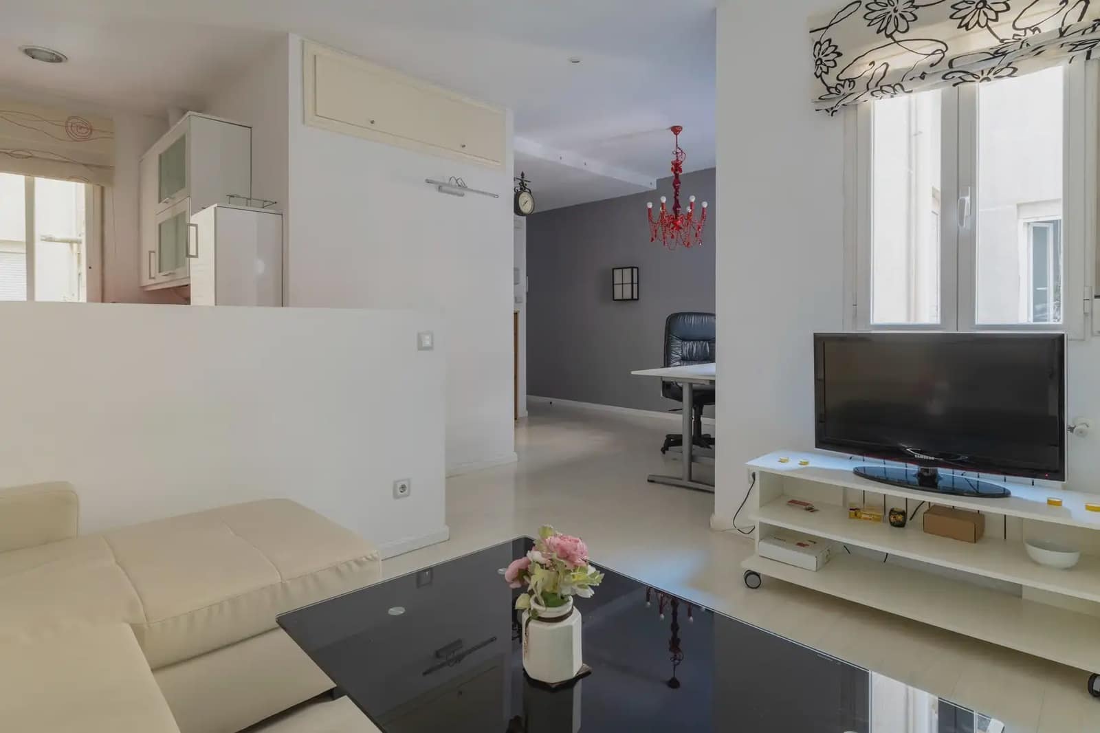 2 bedroom Flat for rent in Madrid city - € 1,400 (Ref: 10154349)