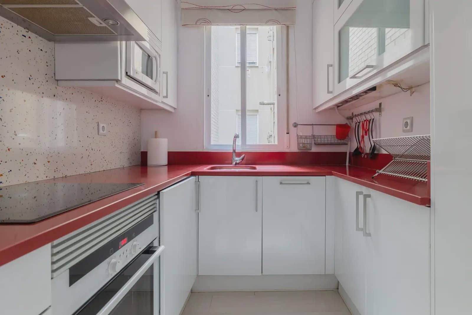 2 bedroom Flat for rent in Madrid city - € 1,400 (Ref: 10154349)