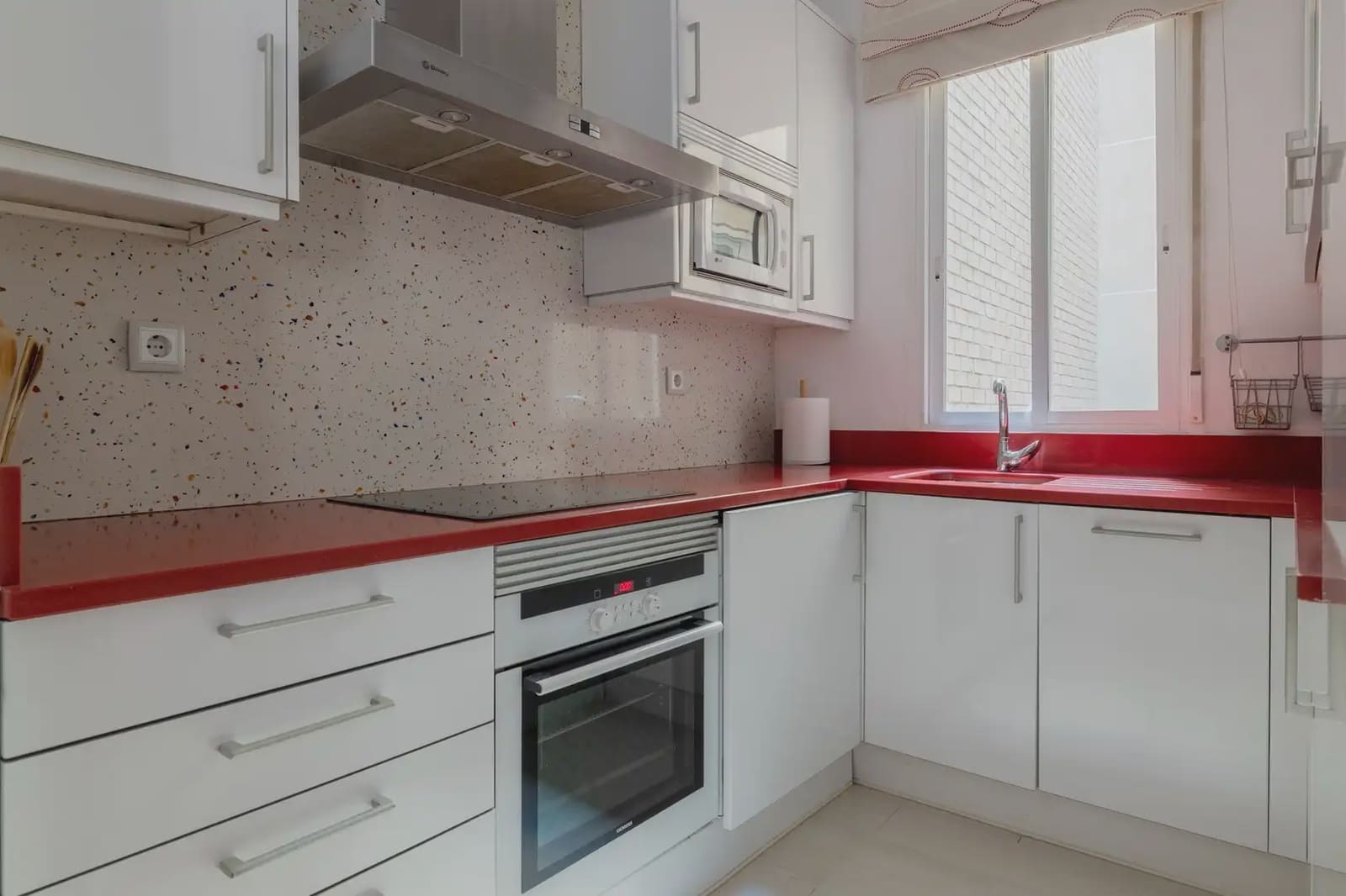2 bedroom Flat for rent in Madrid city - € 1,400 (Ref: 10154349)