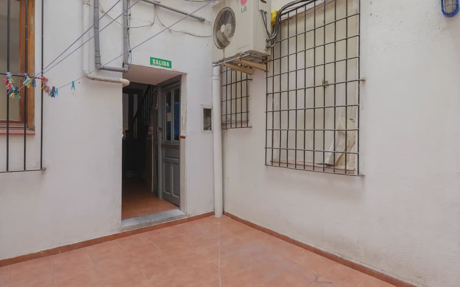 Kommersiell til salgs i Madrid by - € 270 000 (Ref: 10155907)