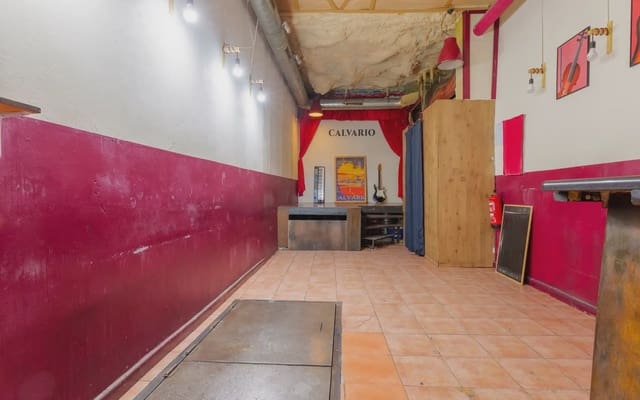 Commercieel te koop in Embajadores, Madrid stad - € 270.000 (Ref: 10155907)