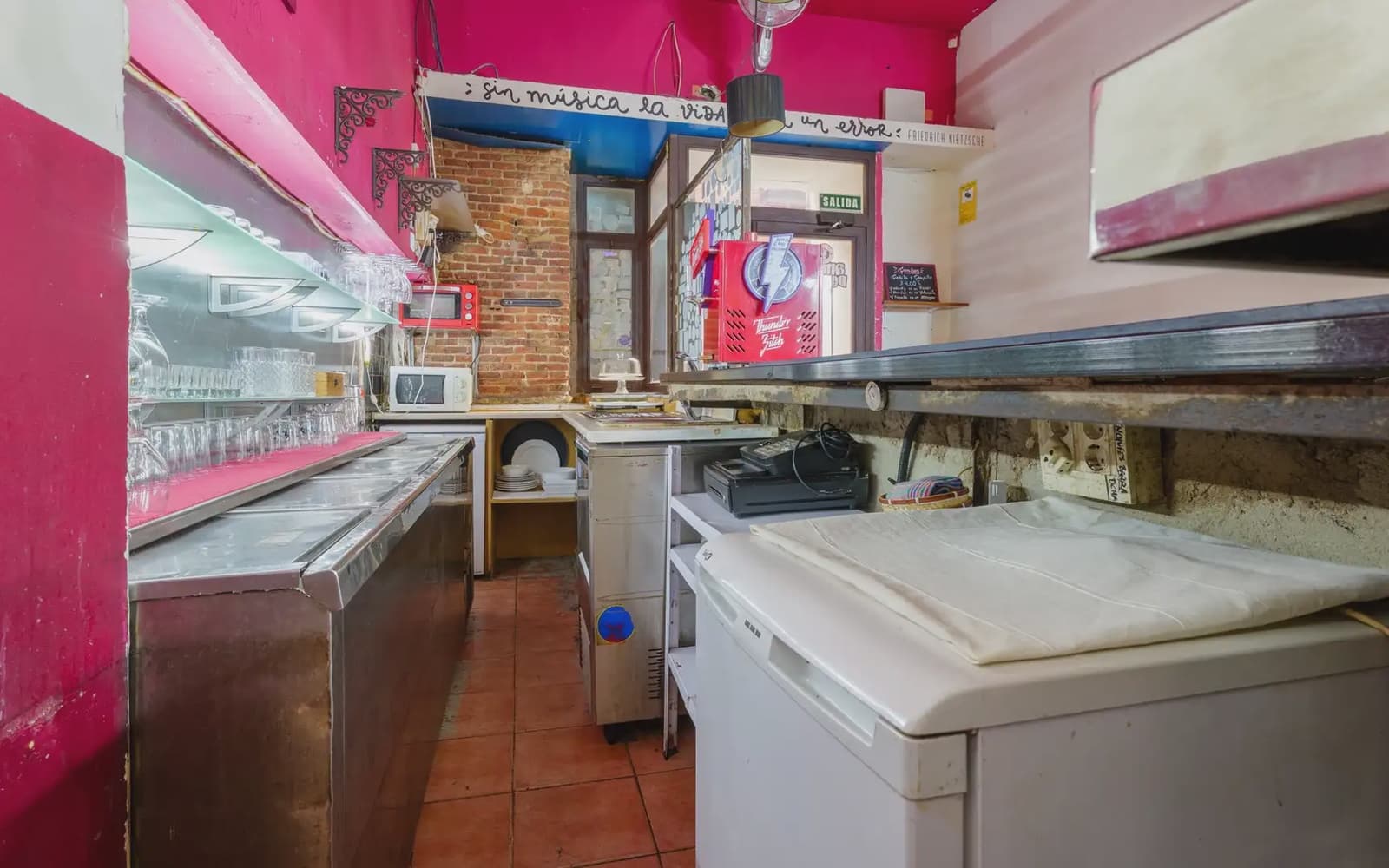 Kommersiell til salgs i Madrid by - € 270 000 (Ref: 10155907)