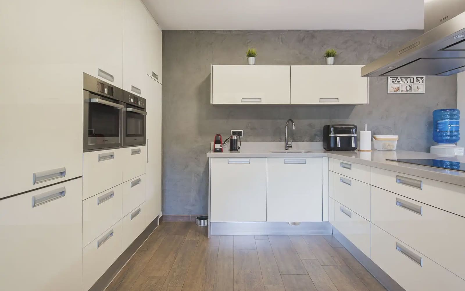 7 bedroom Villa for sale in Sant Fost de Campsentelles with garage - € 890,000 (Ref: 10160307)