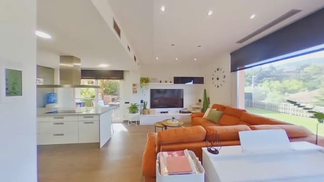 7 quarto Moradia para venda em Sant Fost de Campsentelles com garagem - 890 000 € (Ref: 10160307)