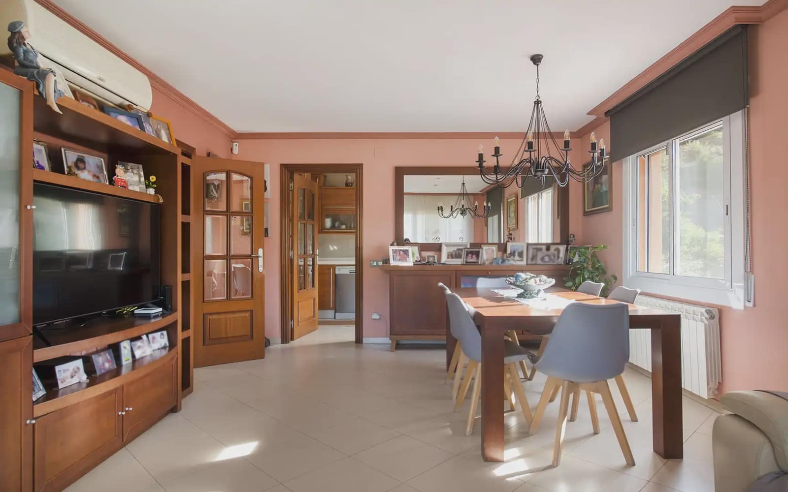 7 bedroom Villa for sale in Sant Fost de Campsentelles with garage - € 890,000 (Ref: 10160307)
