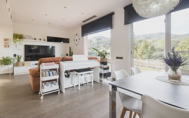 7 quarto Moradia para venda em Sant Fost de Campsentelles com garagem - 890 000 € (Ref: 10160307)