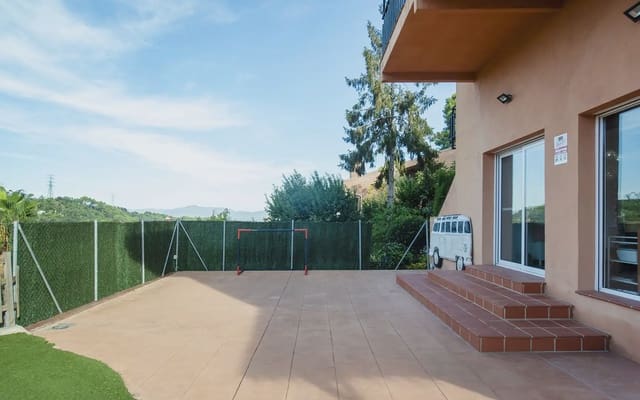 7 quarto Moradia para venda em Sant Fost de Campsentelles com garagem - 890 000 € (Ref: 10160307)