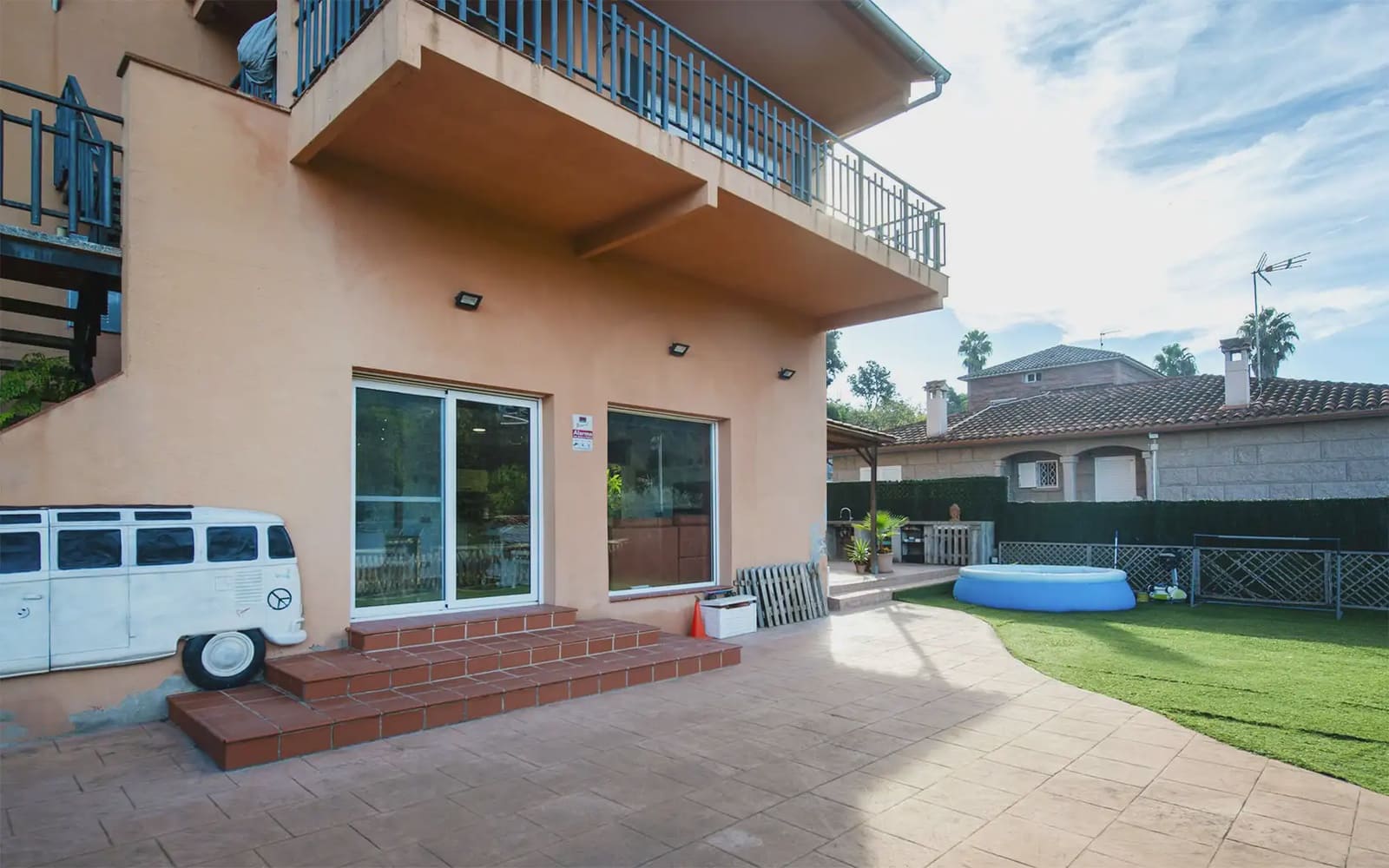 7 bedroom Villa for sale in Sant Fost de Campsentelles with garage - € 890,000 (Ref: 10160307)
