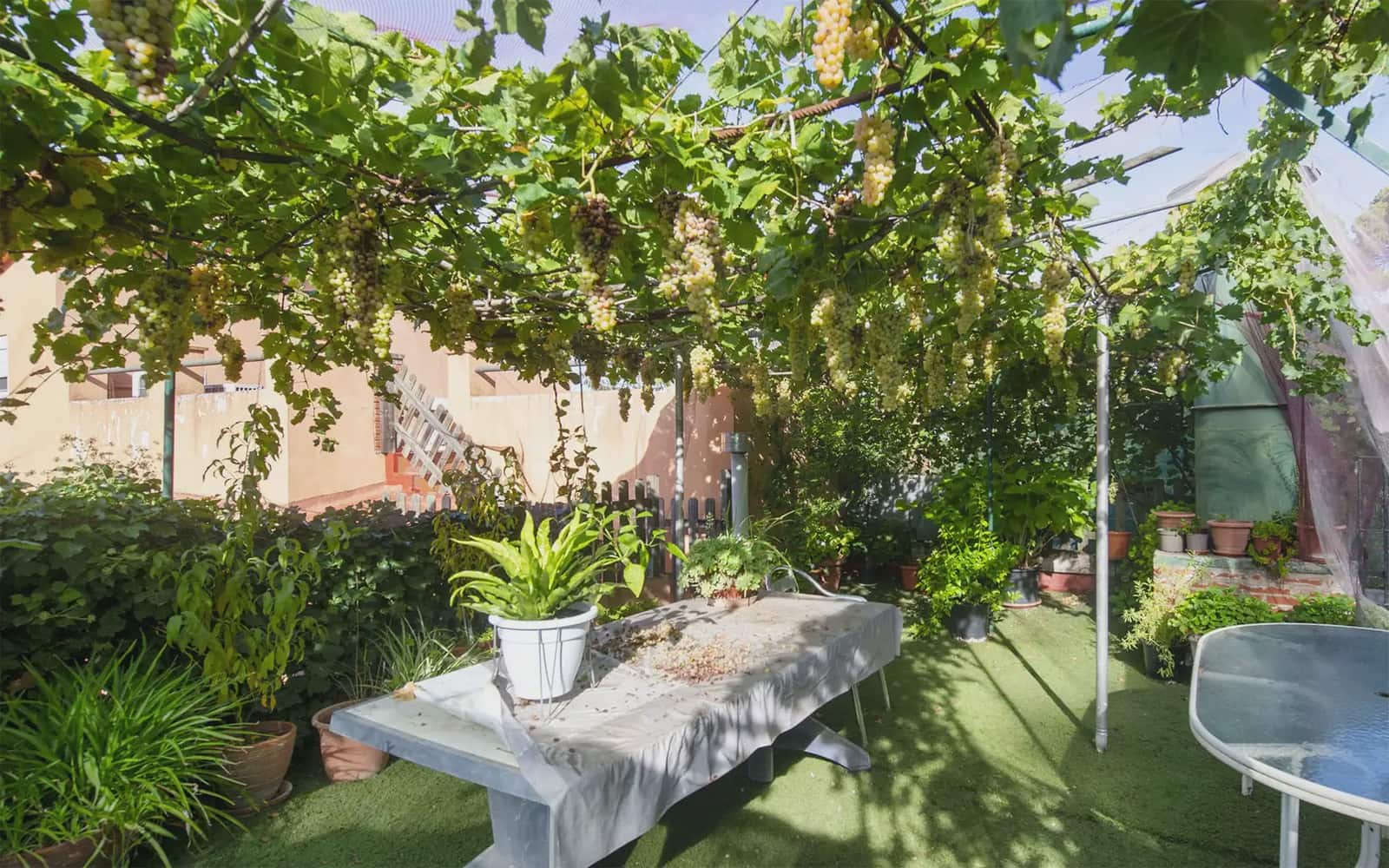 7 bedroom Villa for sale in Sant Fost de Campsentelles with garage - € 890,000 (Ref: 10160307)