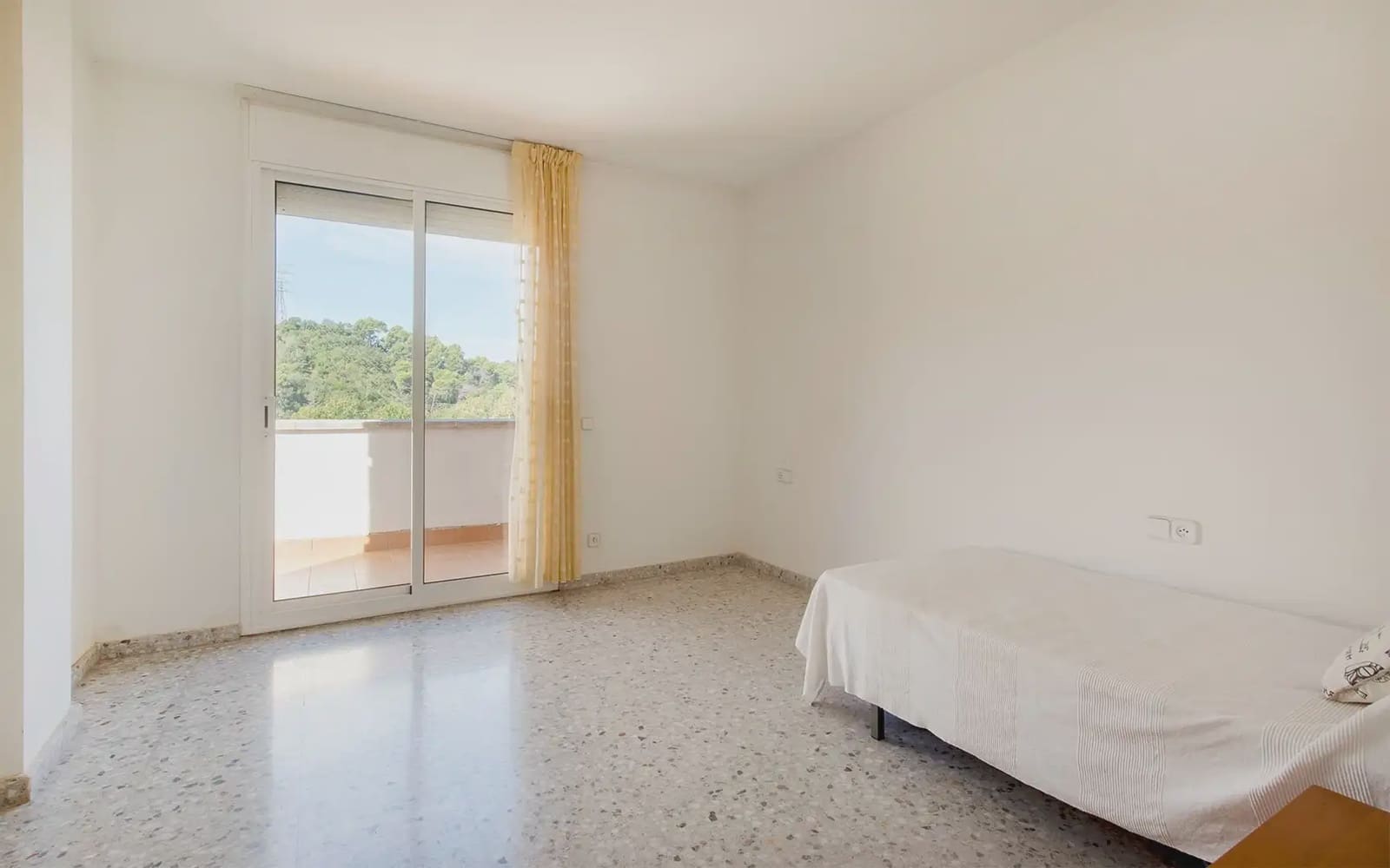 4 bedroom Villa for sale in Sant Fost de Campsentelles with garage - € 455,000 (Ref: 10160544)