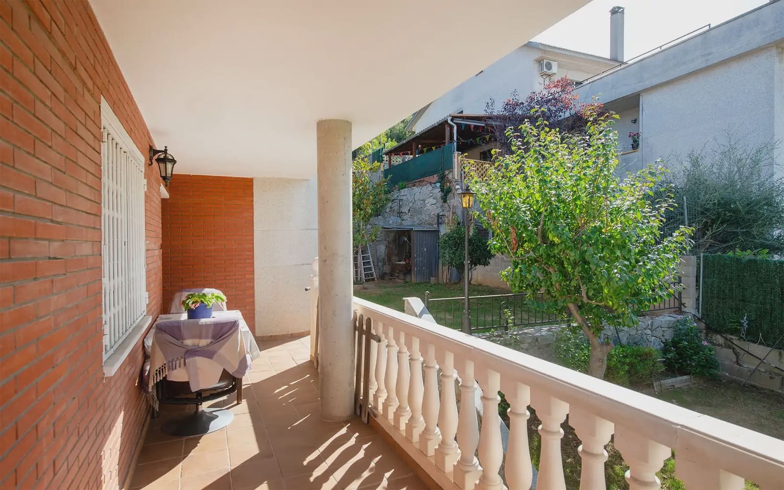 4 bedroom Villa for sale in Sant Fost de Campsentelles with garage - € 455,000 (Ref: 10160544)