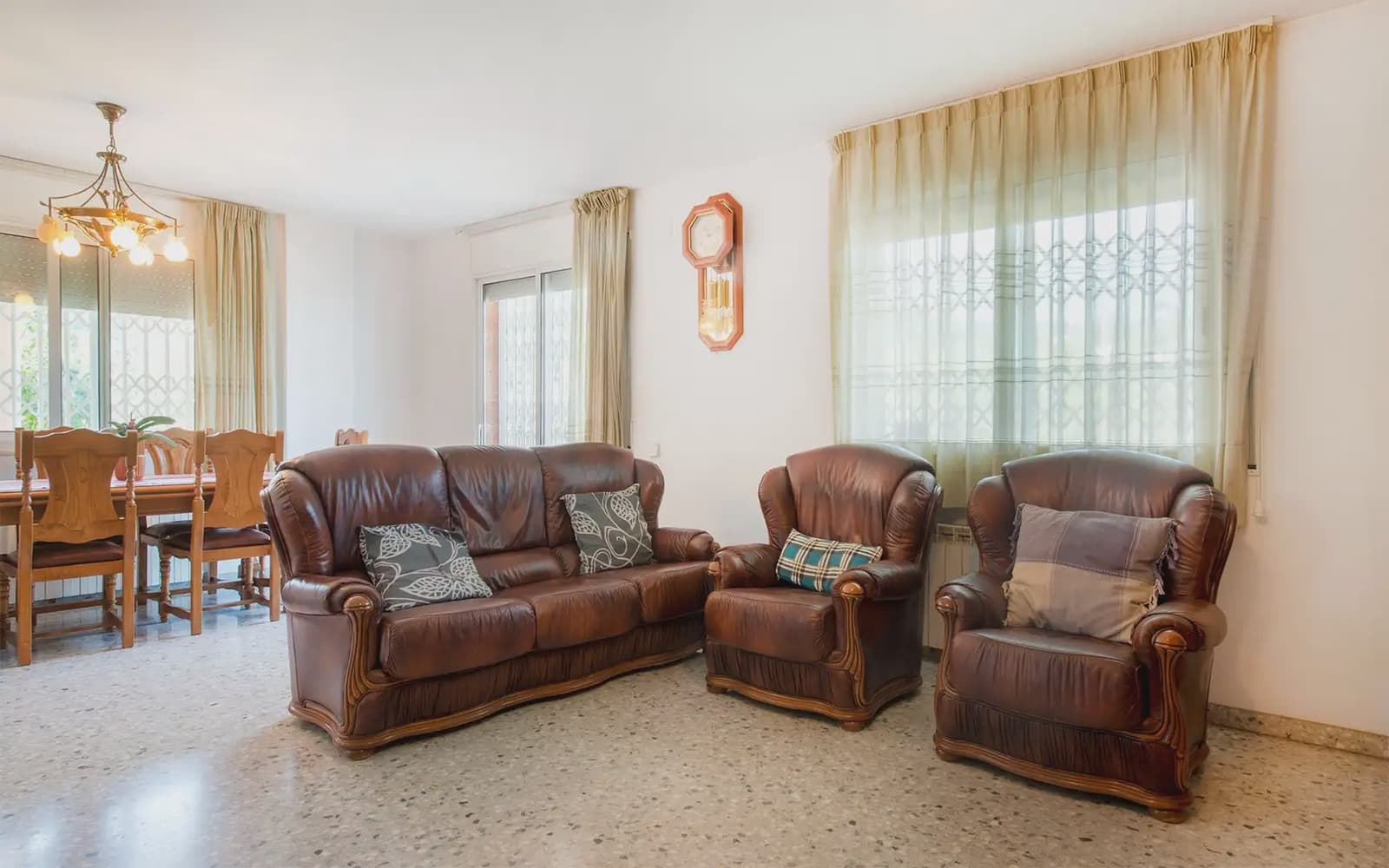 4 bedroom Villa for sale in Sant Fost de Campsentelles with garage - € 455,000 (Ref: 10160544)