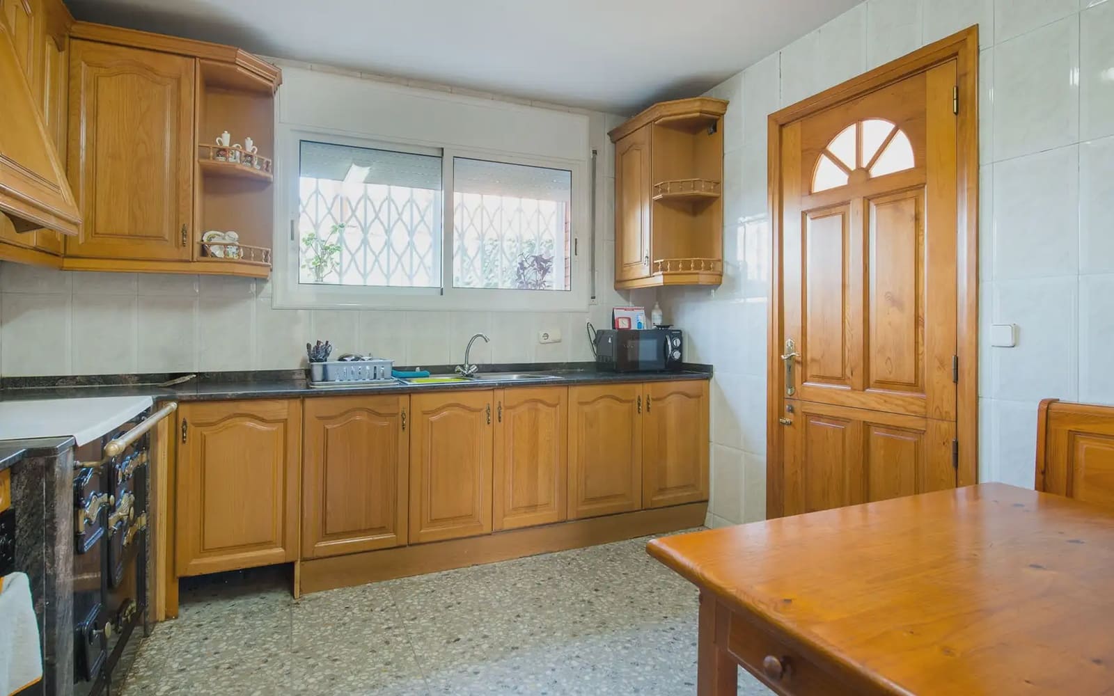 4 bedroom Villa for sale in Sant Fost de Campsentelles with garage - € 455,000 (Ref: 10160544)