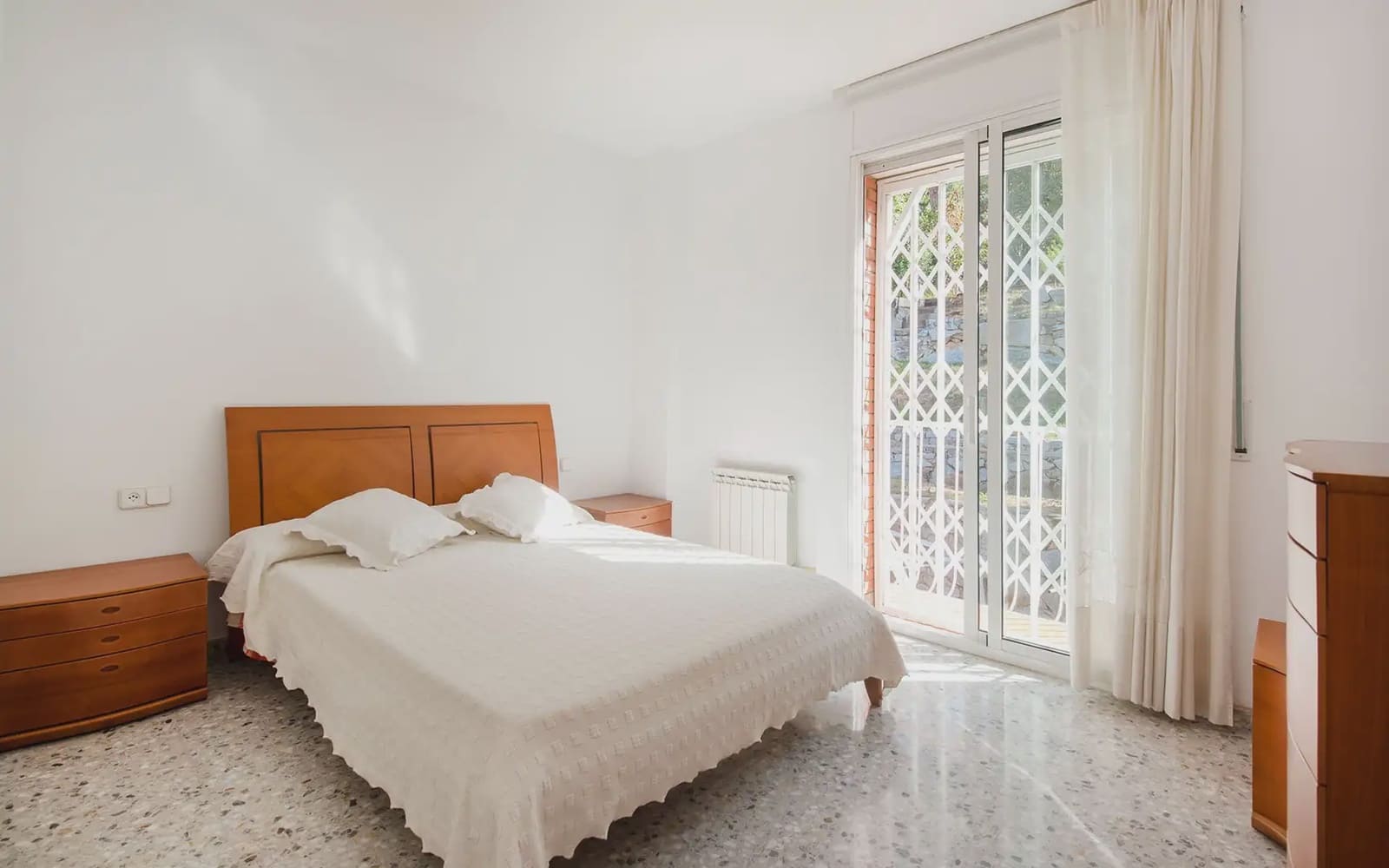 4 bedroom Villa for sale in Sant Fost de Campsentelles with garage - € 455,000 (Ref: 10160544)