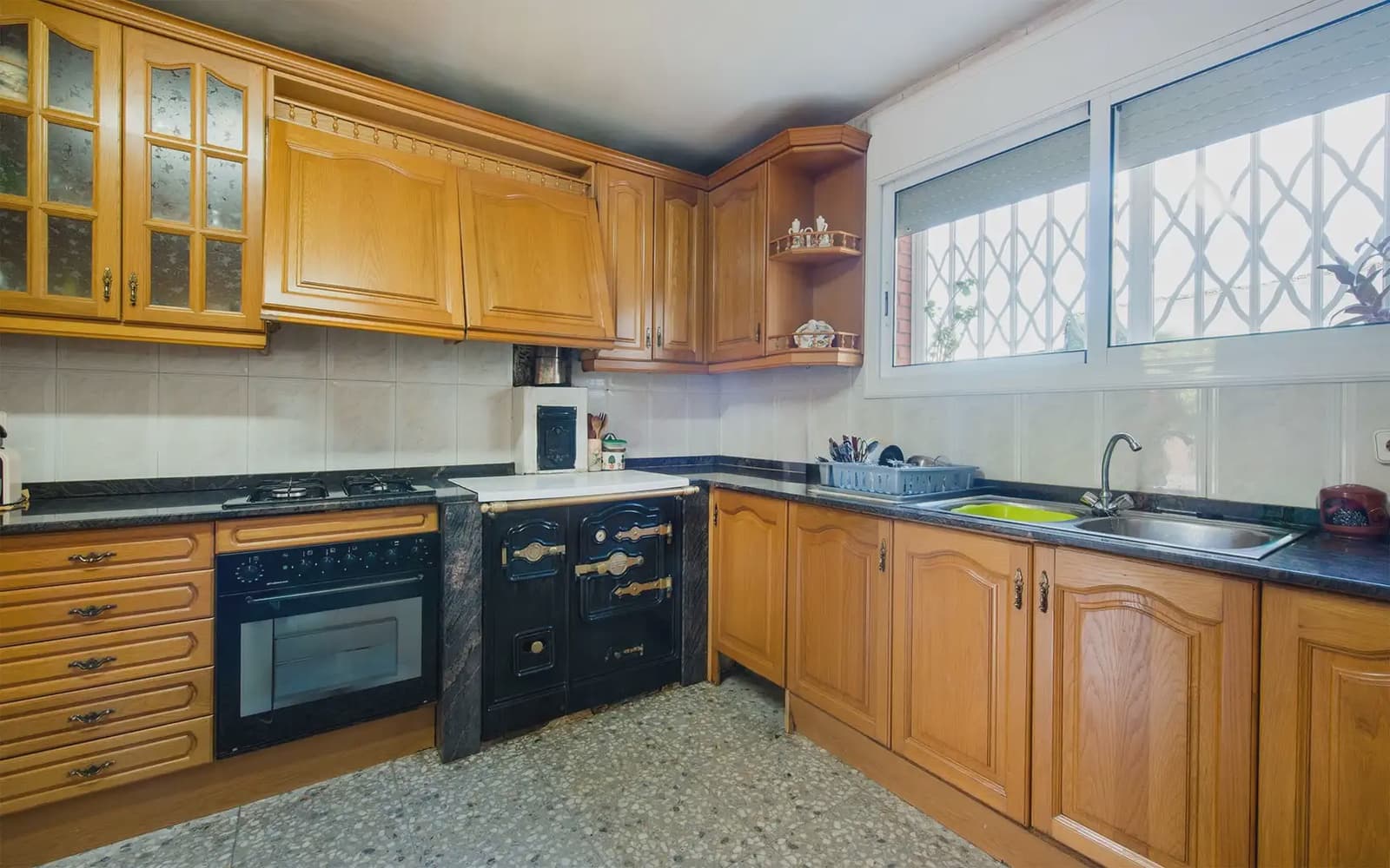 4 bedroom Villa for sale in Sant Fost de Campsentelles with garage - € 455,000 (Ref: 10160544)