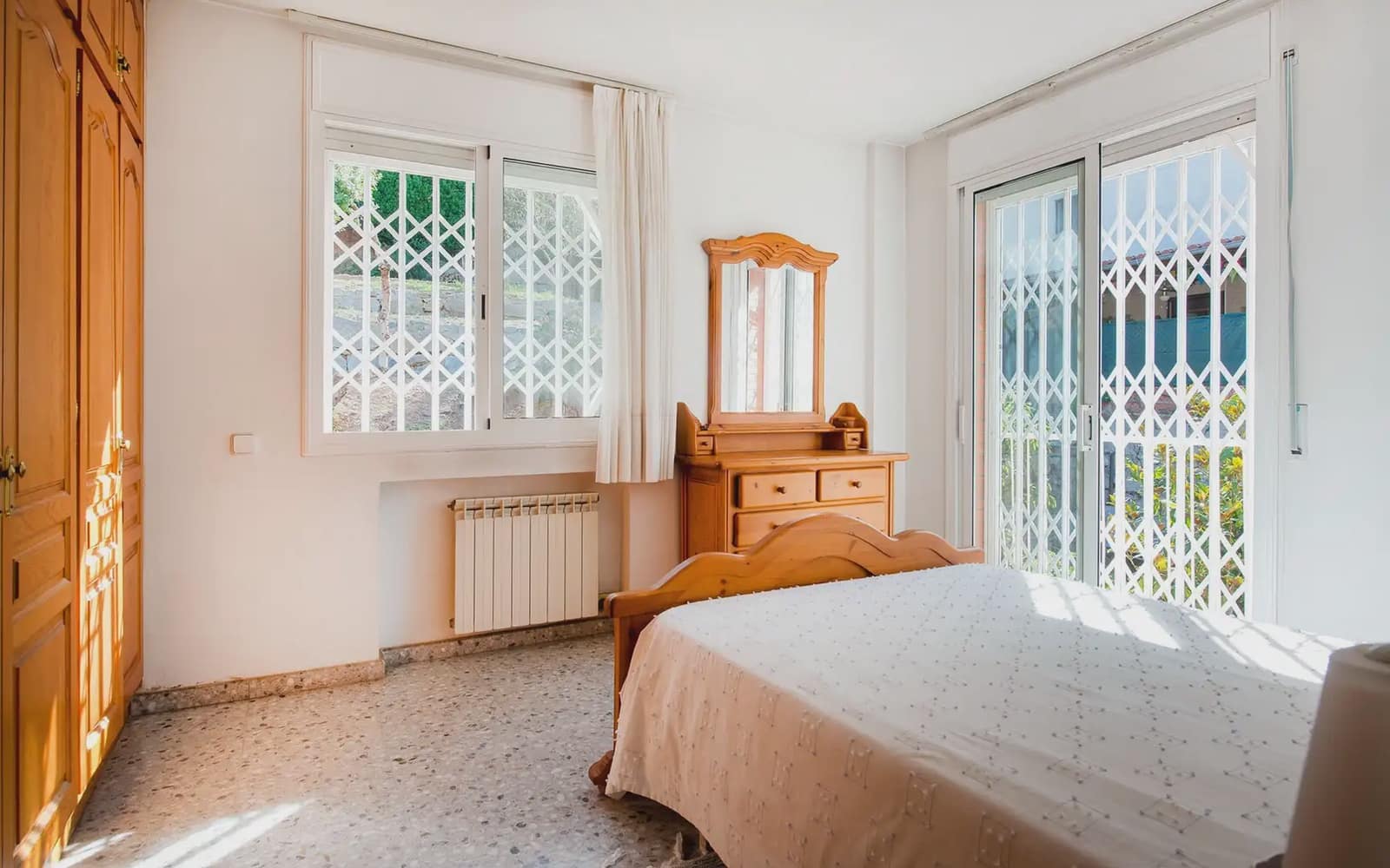 4 bedroom Villa for sale in Sant Fost de Campsentelles with garage - € 455,000 (Ref: 10160544)