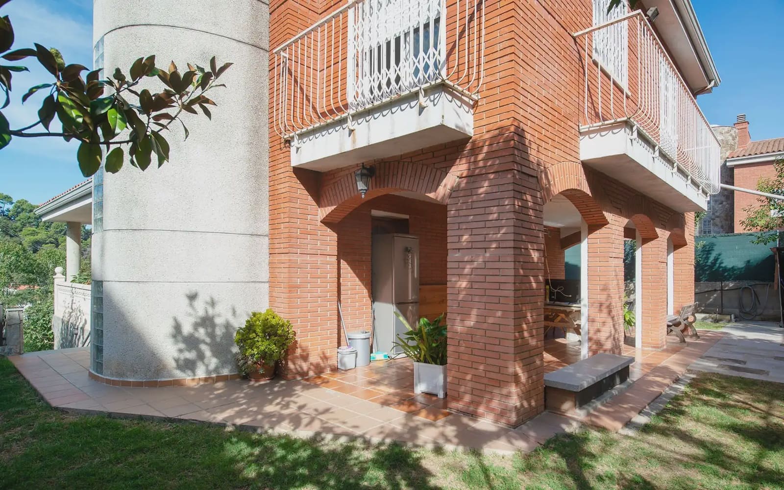 4 bedroom Villa for sale in Sant Fost de Campsentelles with garage - € 455,000 (Ref: 10160544)