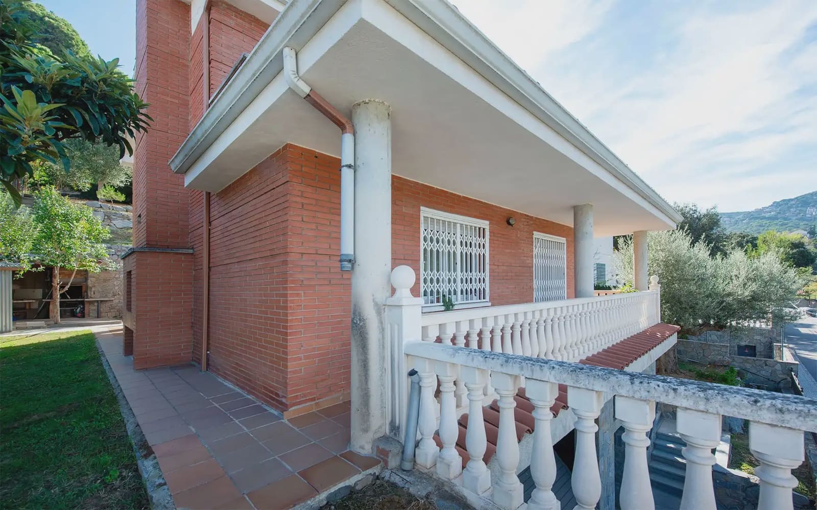 4 bedroom Villa for sale in Sant Fost de Campsentelles with garage - € 455,000 (Ref: 10160544)