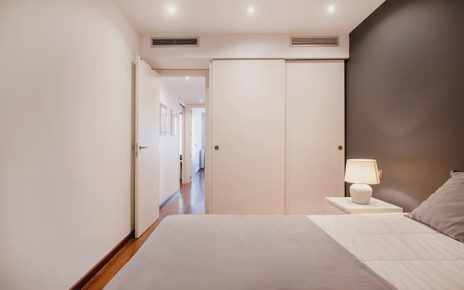 2 bedroom Flat for sale in Barcelona city - € 550,000 (Ref: 10165840)