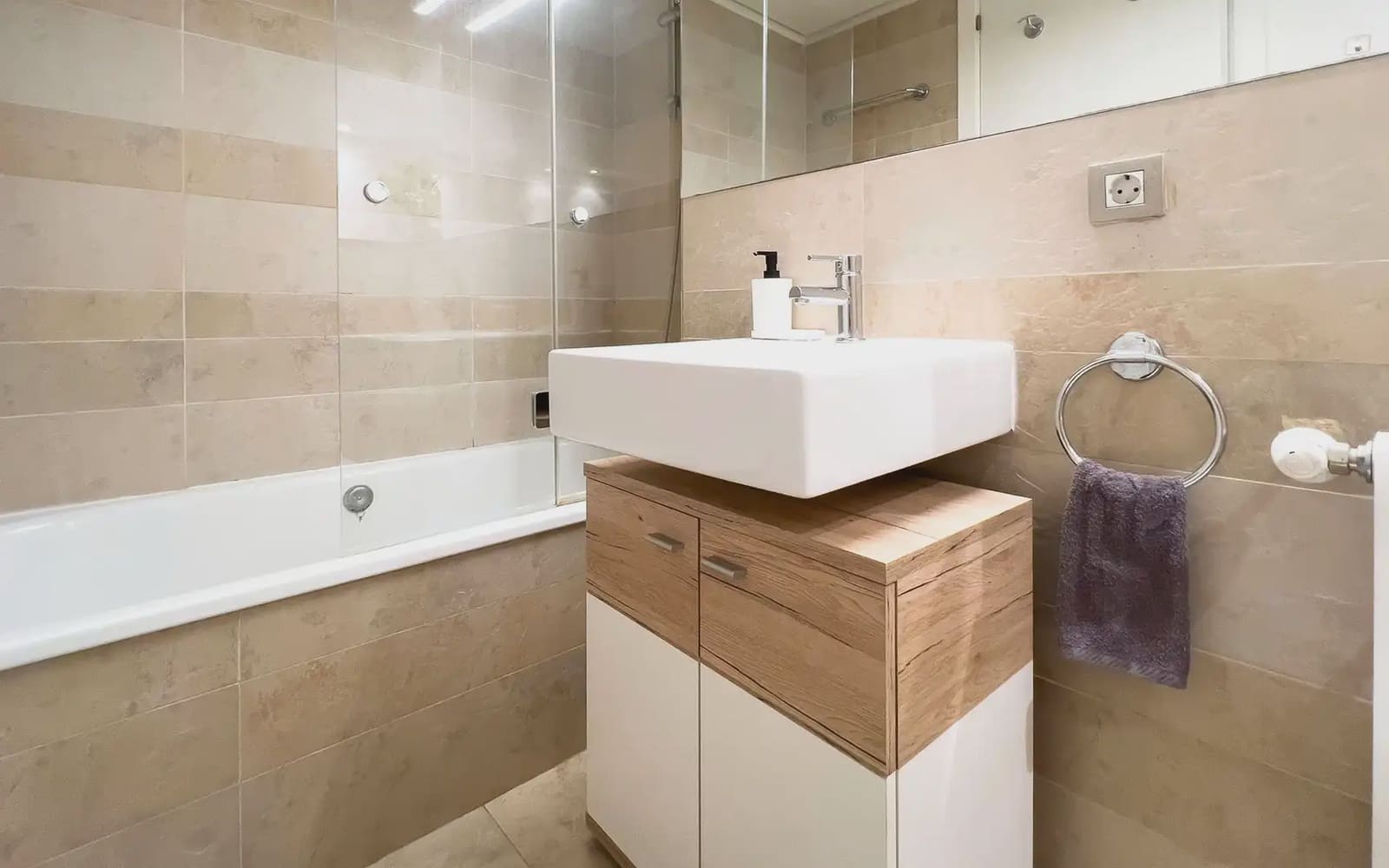 2 bedroom Flat for sale in Barcelona city - € 550,000 (Ref: 10165840)