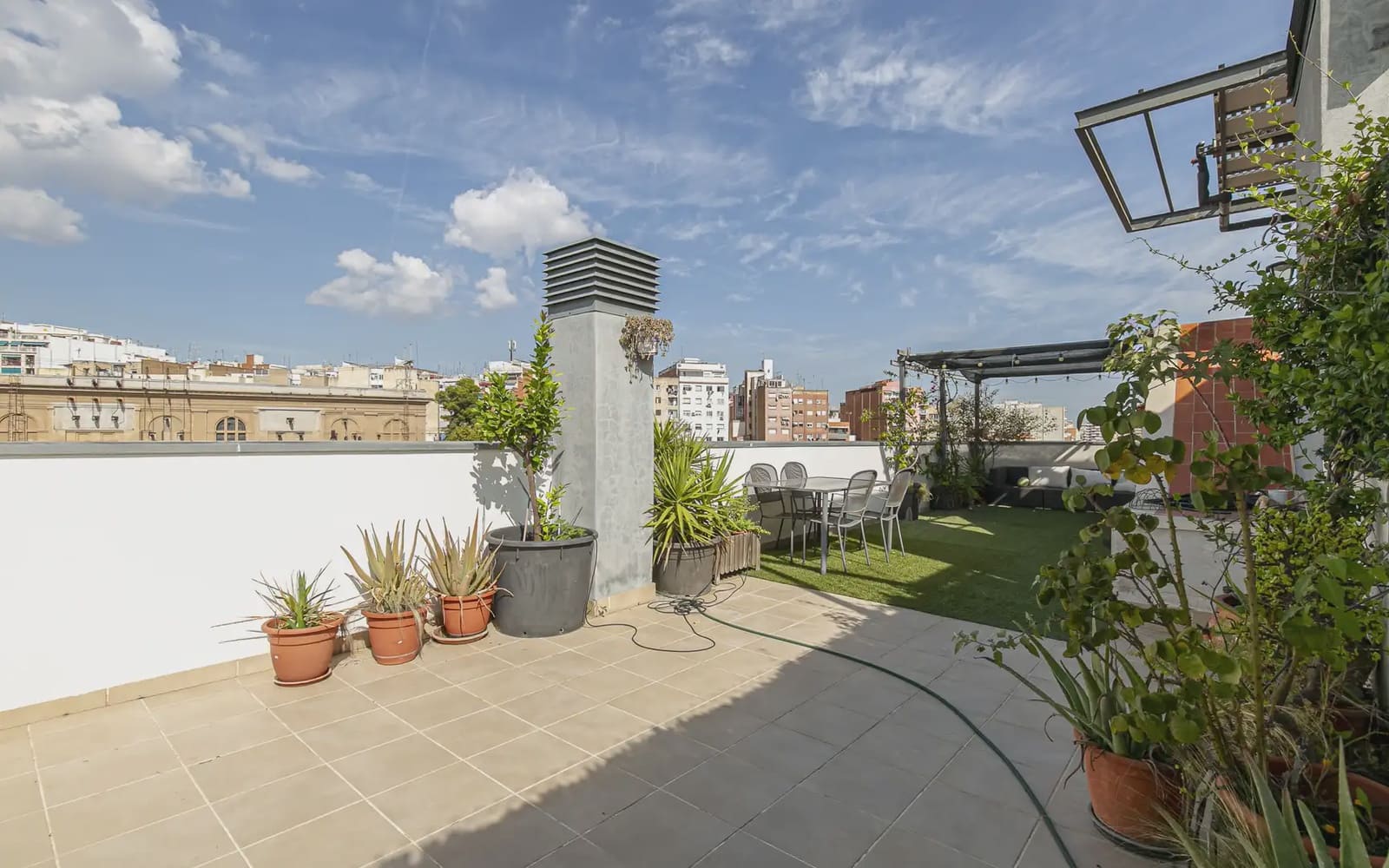 4 Zimmer Penthouse zu verkaufen in L'Hospitalet de Llobregat mit Pool - 571.000 € (Ref: 10170278)