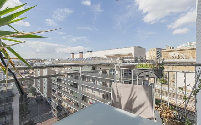 4 Zimmer Penthouse zu verkaufen in L'Hospitalet de Llobregat mit Pool - 571.000 € (Ref: 10170278)