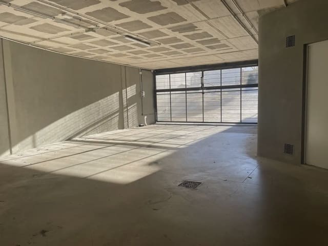 Garasje til salgs i Vilanova i la Geltrú - € 25 000 (Ref: 10172801)