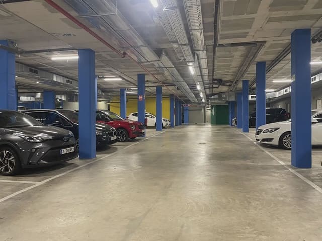 Garasje til salgs i Vilanova i la Geltrú - € 25 000 (Ref: 10172801)