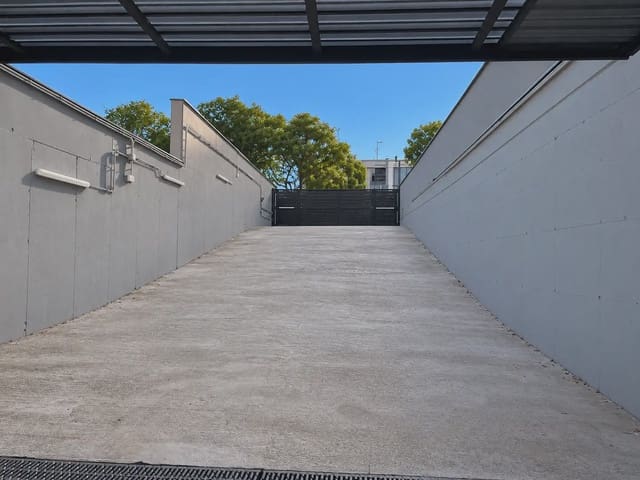 Garasje til salgs i Vilanova i la Geltrú - € 25 000 (Ref: 10172801)