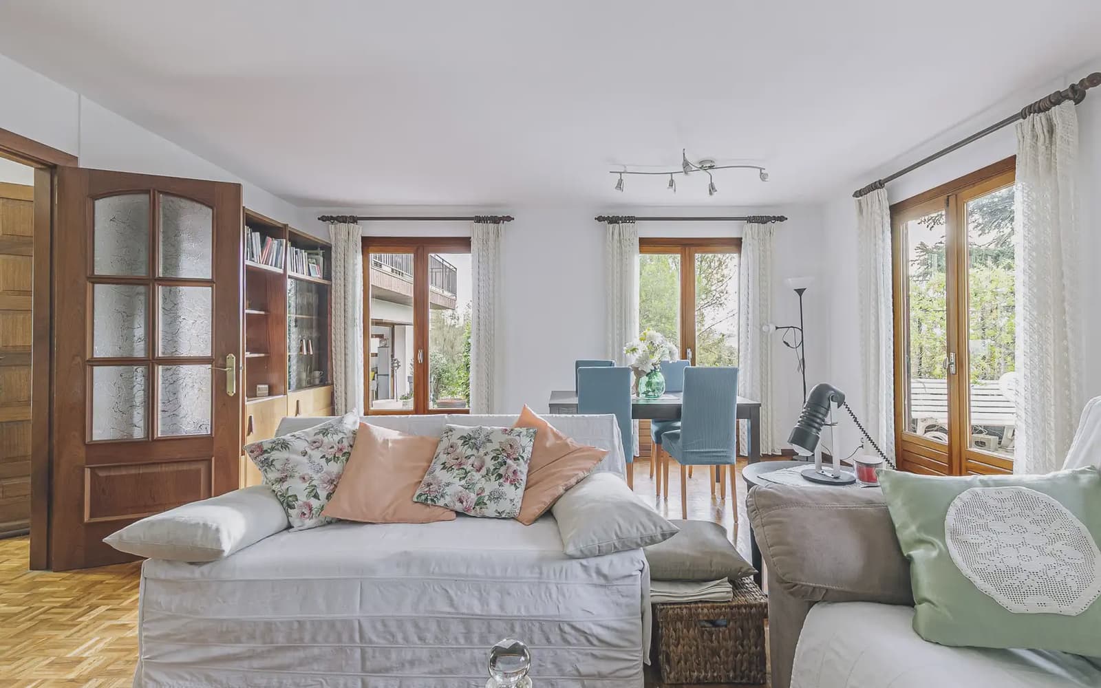 5 bedroom Villa for sale in Sant Fruitos de Bages with garage - € 459,000 (Ref: 10179416)